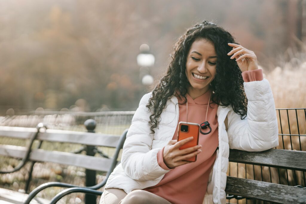 Rahasia Membuat Wanita Terpesona Lewat Chat